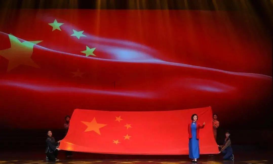 情深意切！安菲尔德克洛普赞歌歌词：爱上他的感觉真好